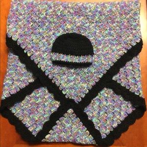 Newborn blanket /hat set